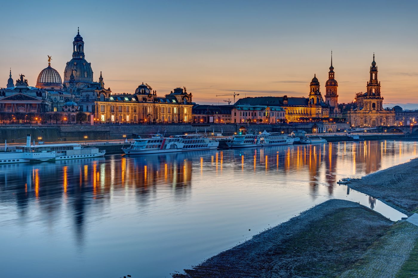 Dresden, Elbpanorama am Abend